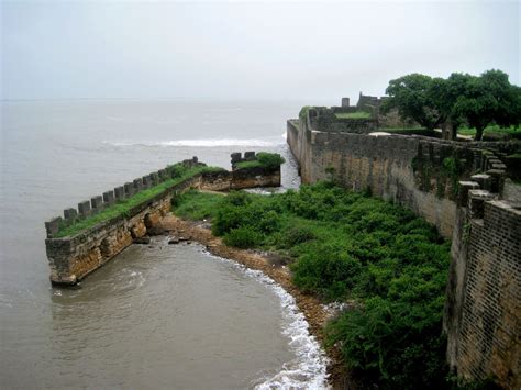 visit daman and diu.